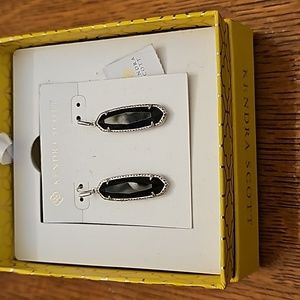 Kendra Scott drop earrings